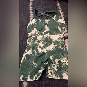 Booty scrunch tie dye leggings in the color green size small 90% nylon